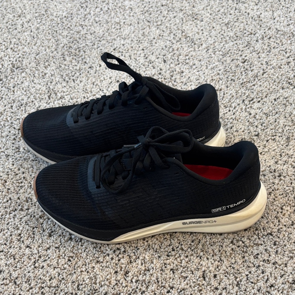 TYR women’s SR-1 running shoes, size 8.5